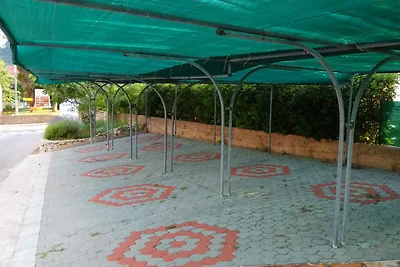 Studio mit 12 qm Terrasse in Zentrumsnähe