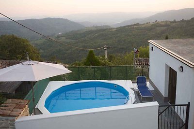 Ferienhaus in ruhiger Lage mit Pool