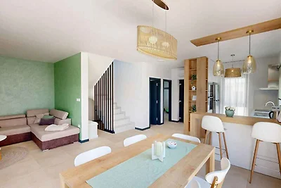 Villa mit Pool und Garten