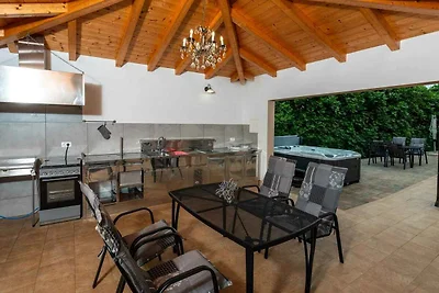 Villa mit Klimaanlage und Pool