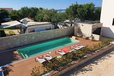 Appartamento Vacanza con famiglia Sveti Filip i Jakov