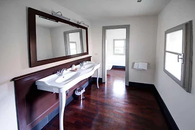 FerienWohnung mit Aussenpool und WLAN