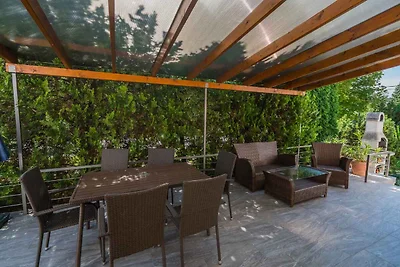 Ferienwohnung mit Garten, nur 100 m vom