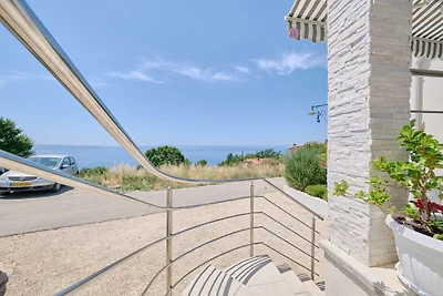 Casa de vacaciones Vacaciones de reposo Podstrana