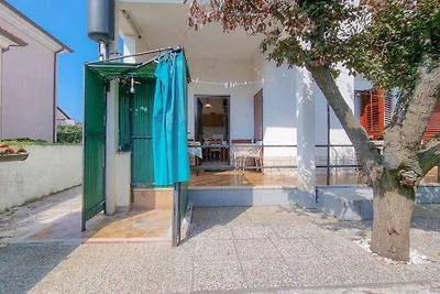 Ferienwohnung mit schönem Balkon mit Tisch un