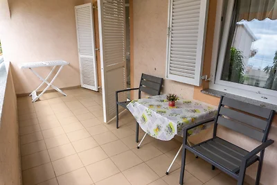 Ferienwohnung mit Terrasse und Klimaanlage