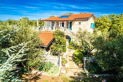 Villa mit Pool und Klimaanlage