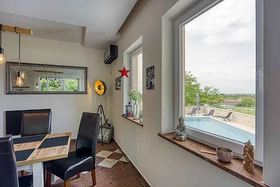 Villa mit eigenem Pool und Garten