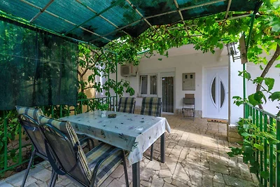 Charmante Ferienwohnung Dotli in Selce mit Ga