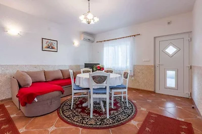 Ferienwohnung mit Terrasse und Grill