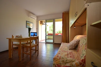Studio with balcony and air conditioning