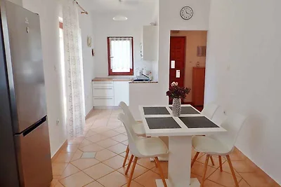 Ferienwohnung mit Garten und Klimaanlage
