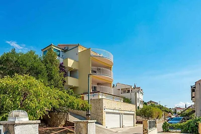 Ferienwohnung mit Pool und Meerblick