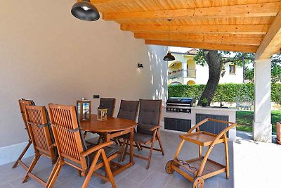 Ferienwohnung mit Pool und Grill