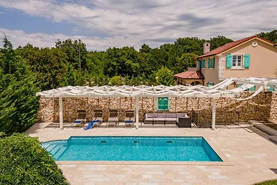 Villa mit Klimaanlage und Aussenpool