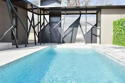 Villa mit Klimaanlage und Pool