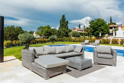 Villa mit Klimaanlage und Pool