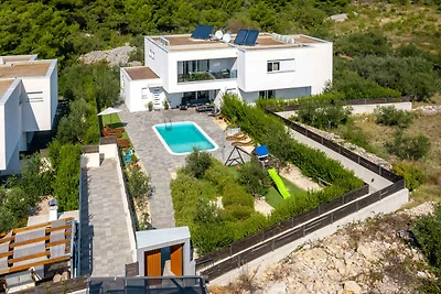 Ferienhaus mit Klimaanlage und Aussenpool
