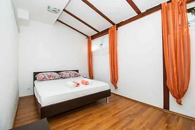 Ferienwohnung mit Terrasse und Grill