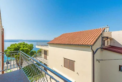 Ferienwohnung mit gemeinsamer Terrasse direkt