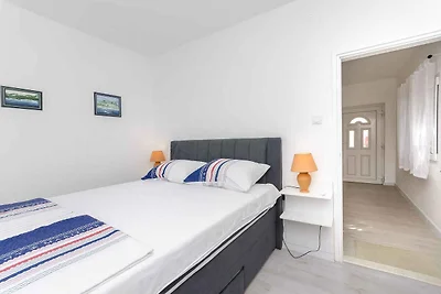 Ferienwohnung mit Terrasse, Klimaanlage und