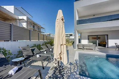 Villa mit Aussenpool