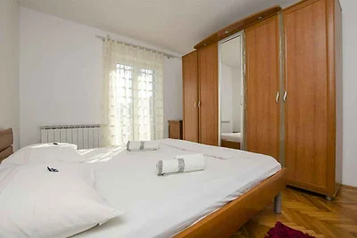 Ferienwohnung mit Terrasse und Grill