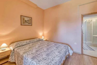 Apartment mit zwei Schlafzimmern, Garten und 