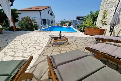 Ferienhaus mit Aussenpool