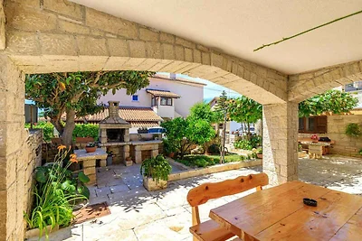 Ferienwohnung mit Balkon und Klimaanlage