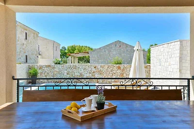 Schöne Villa mit privatem beheiztem Pool, Sau