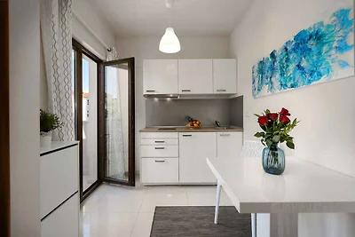 Ferienwohnung mit Pool und 100m vom Strand