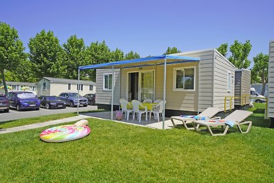 Mobilehome mit Garten und Grill