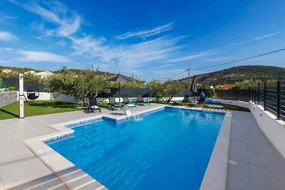 Traumhafte Villa in Vinišće mit eigenem Pool 