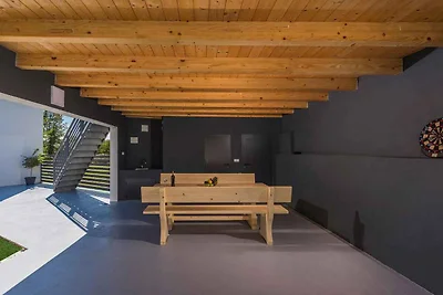 Villa mit Pool und Klimaanlage