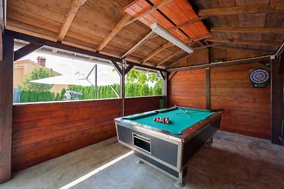 Ferienhaus mit Pool und Klimaanlage
