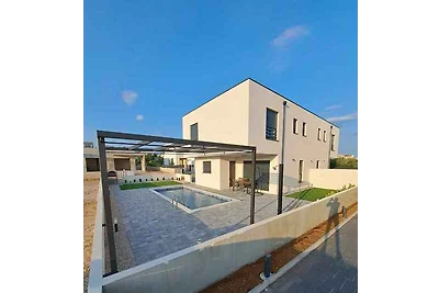 Ferienhaus mit Pool-Anlage und Klimaanlage