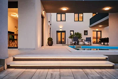 Ferienhaus mit Aussenpool