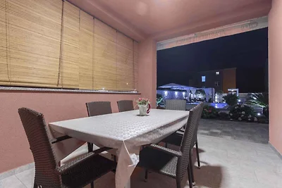 Ferienhaus mit 3 Ferienwohnungen für 5 bis 15