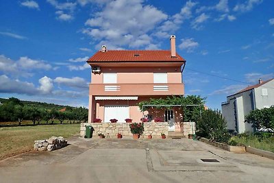 Ferienwohnung mit Klimaanlage und Balkon in d