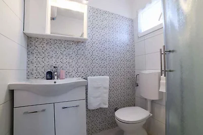 Ferienwohnung modern eingerichtet, 300 m zur