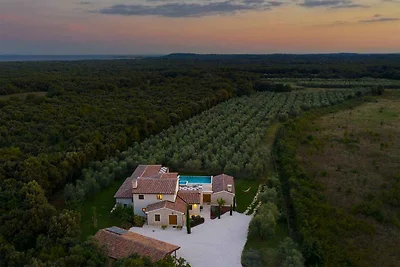 Villa mit Klimaanlage und Pool