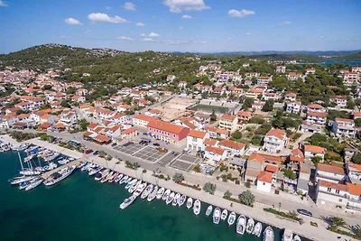 Komfortable Ferienwohnung Kety mit Terrasse u