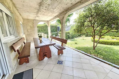 Ferienwohnung für 6 Personen mit Terrasse