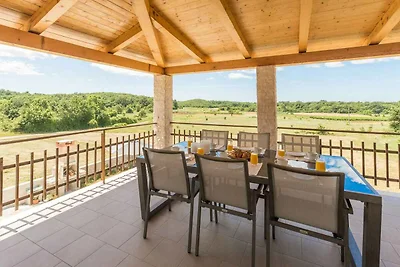 Villa mit Klimaanlage und Pool