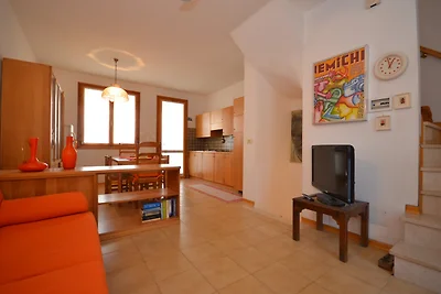 Villa mit Klimaanlage und Balkon
