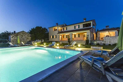 Villa mit Meerblick und Pool
