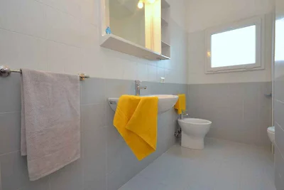 Ferienwohnung mit Balkon und Klimaanlage