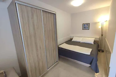 Studio mit Klimaanlage und Parkplatz direkt a