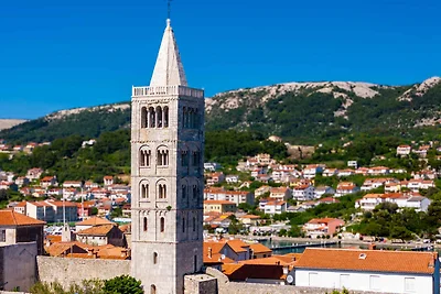 Komfortable Ferienwohnung Nikolina J mit Meer